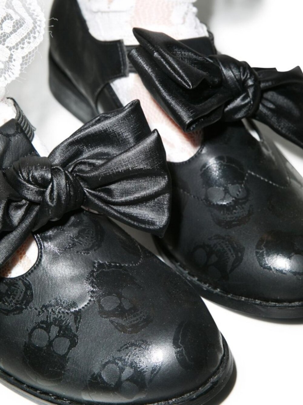 IRON FIST Ashes to Ashes Bow Oxford Skull Flats Black SZ 8